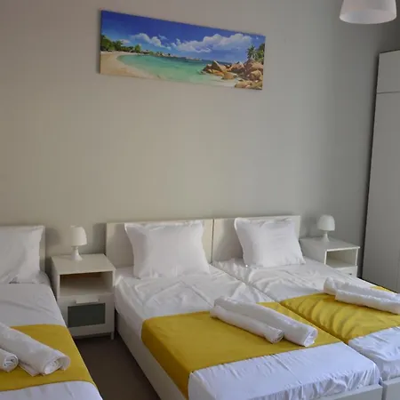Daisy Apartment