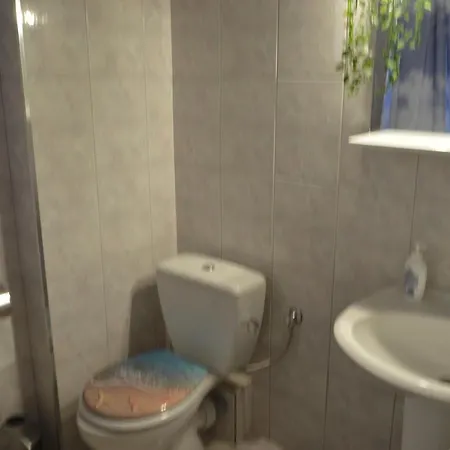 Daisy Apartment