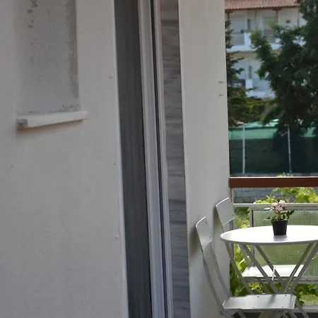 Daisy Apartment